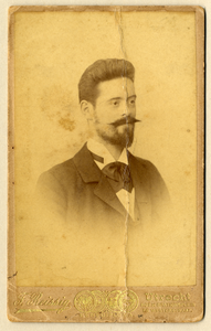 105685 Portret van Otto Maria Maximilian Mengelberg, geboren Burscheid (bij Aken) 25 juli 1867, glazenier en ...